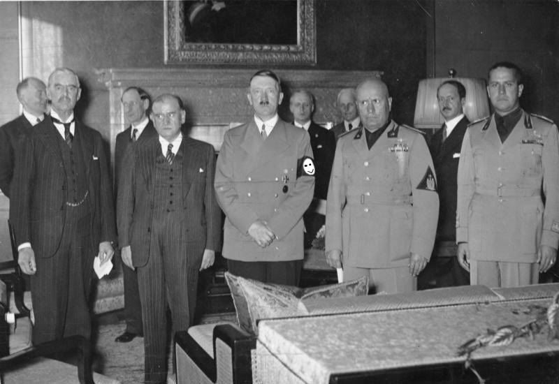 Treaty-of-Munich-No-Swastika.jpg
