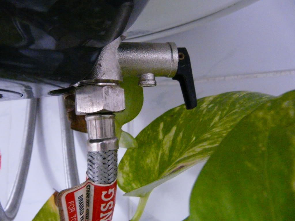 HotWaterHeaterAriston50L_Jan_25_200.jpg
