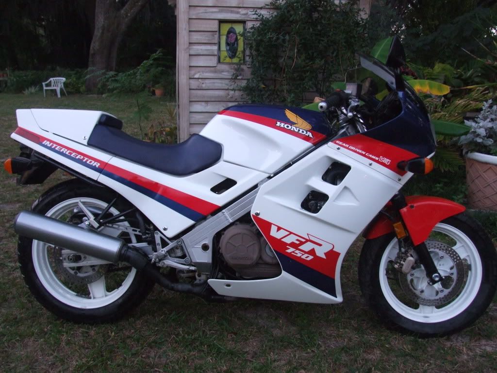 1986 V FR 750