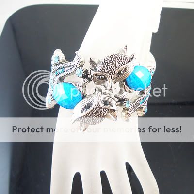 Two lovely Fox high quality bracelet pick up BR92  
